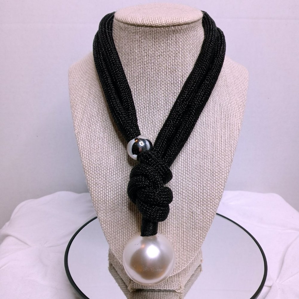 The Faux Pearl Necklace/Choker - Black